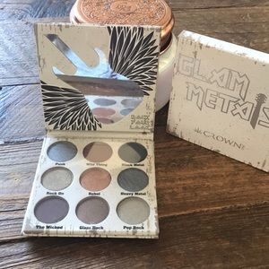 NWT Crown Pro Glam Metals eye shadow pallet.
